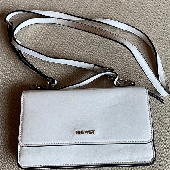 Nine West Crossbody - Picture 1 of 3